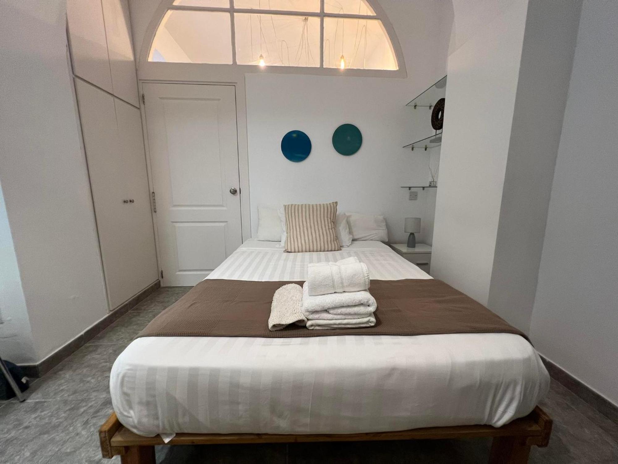 Budget-Friendly 1Br In The City Center Gibraltar Ngoại thất bức ảnh
